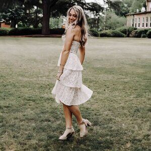 Lulus White Lace Strapless Midi Dress XS – NWT Boho Bridal w/ Tiered Skirt